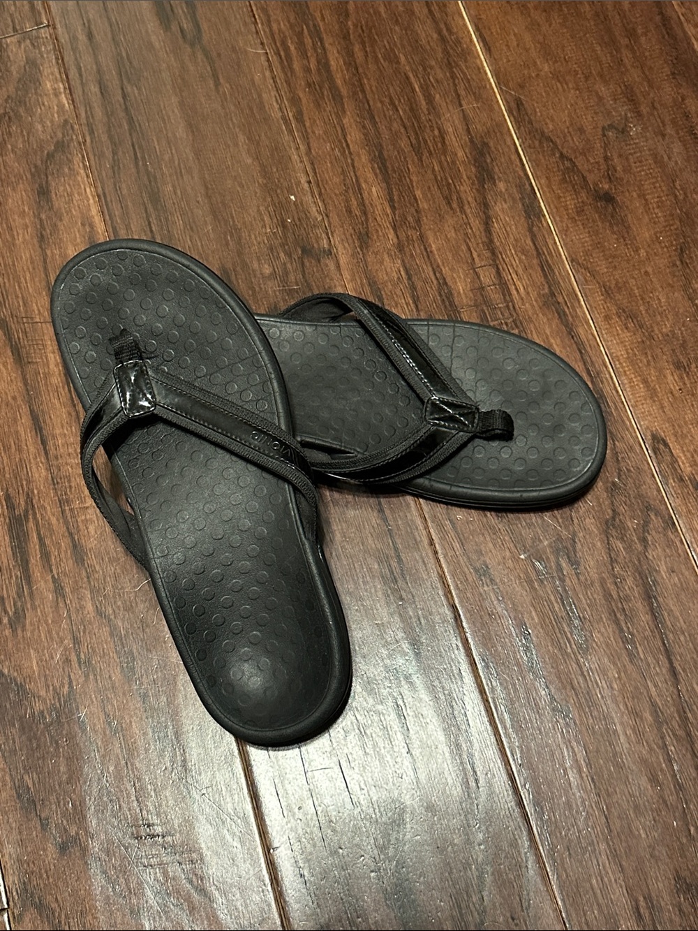 Vionic | Black Tide II Toe-Post Sandal - Women’s 9 - Picture 2 of 10